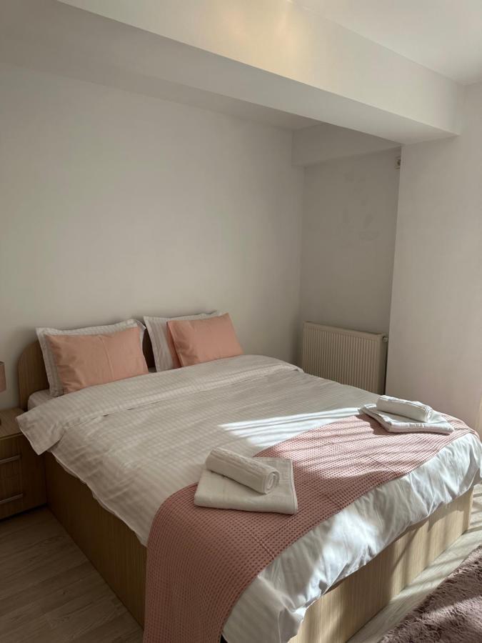 Fly Airport Residences & Therme-Self Check-In Otopeni Exterior foto